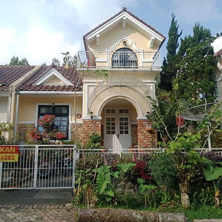 Villa Kota Bunga Cipanas 3 Kamar Baru Renovasi Full Wifi Cikundul Kültér fotó