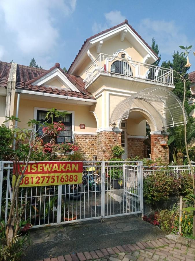 Villa Kota Bunga Cipanas 3 Kamar Baru Renovasi Full Wifi Cikundul Kültér fotó