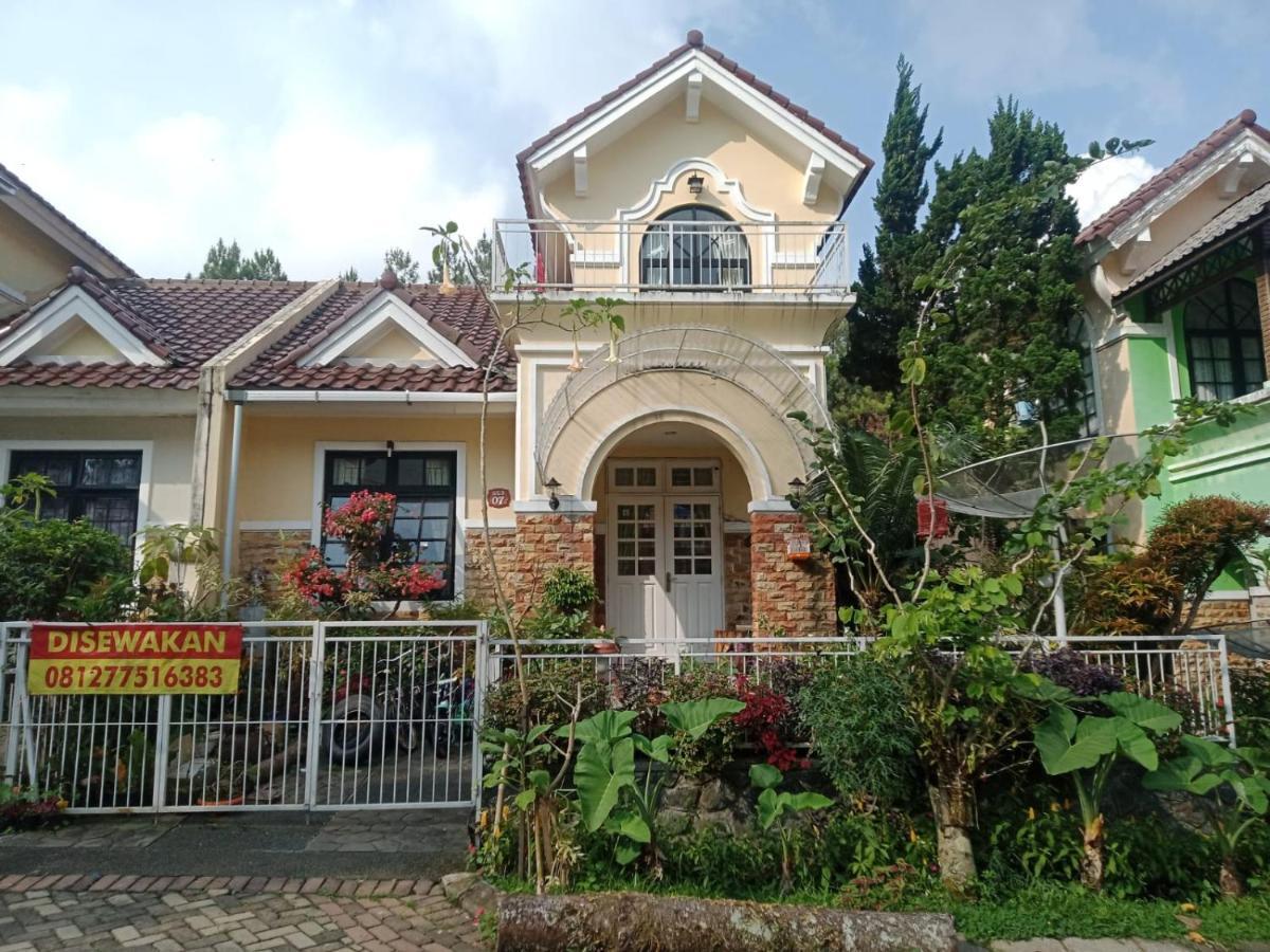 Villa Kota Bunga Cipanas 3 Kamar Baru Renovasi Full Wifi Cikundul Kültér fotó